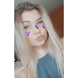 Meet your Posher, Carlee